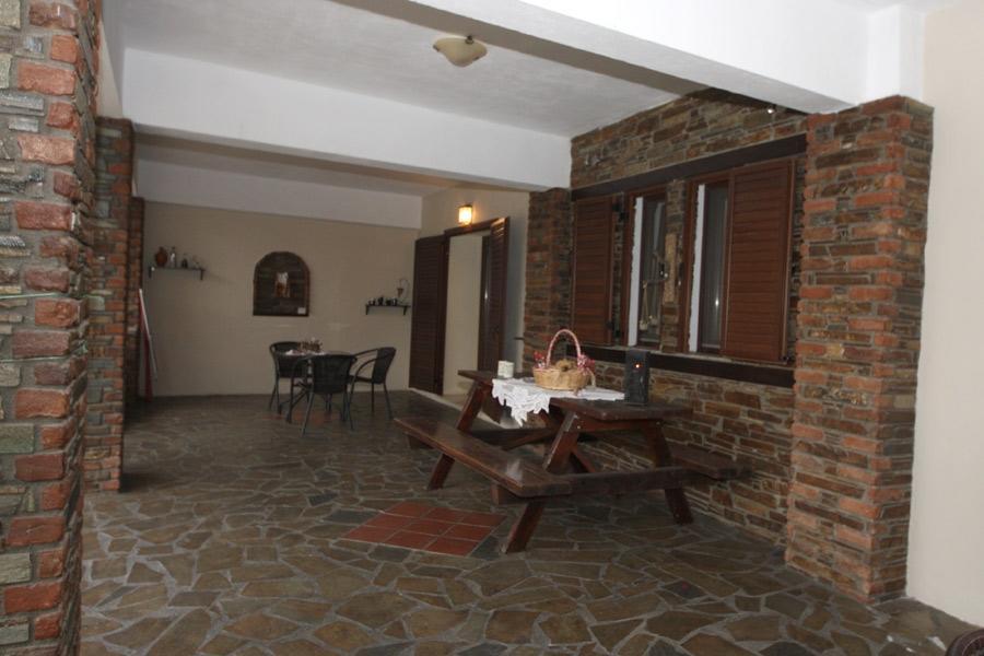 Guesthouse Athanasiou Káto Loutrákion Esterno foto